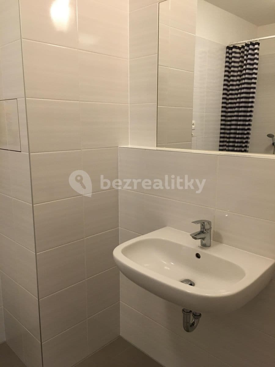 Pronájem bytu 1+kk 33 m², Pod Jarovem, Praha, Praha Pronájem bytu 1+kk 33 m², Pod Jarovem, Praha, Praha