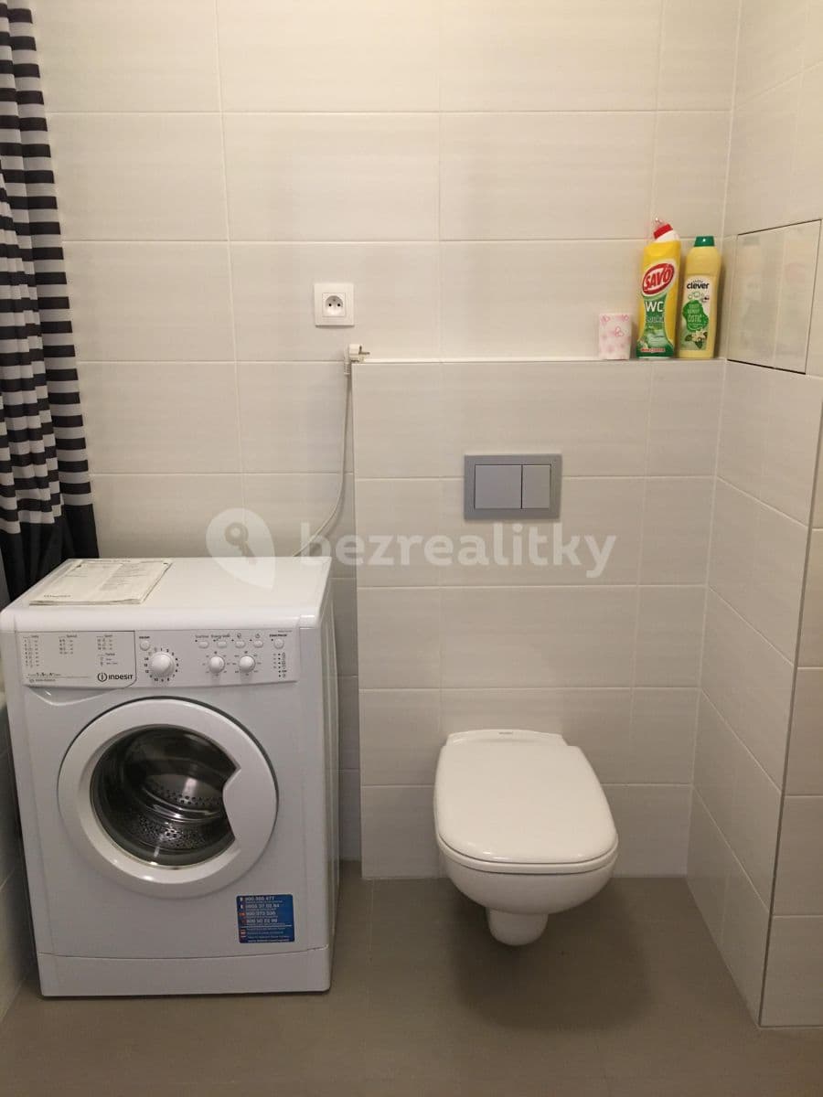 Pronájem bytu 1+kk 33 m², Pod Jarovem, Praha, Praha Pronájem bytu 1+kk 33 m², Pod Jarovem, Praha, Praha