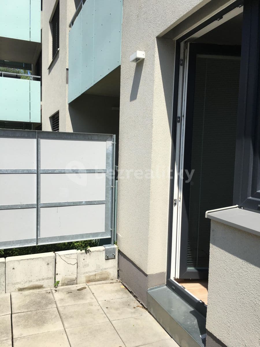 Pronájem bytu 1+kk 33 m², Pod Jarovem, Praha, Praha Pronájem bytu 1+kk 33 m², Pod Jarovem, Praha, Praha