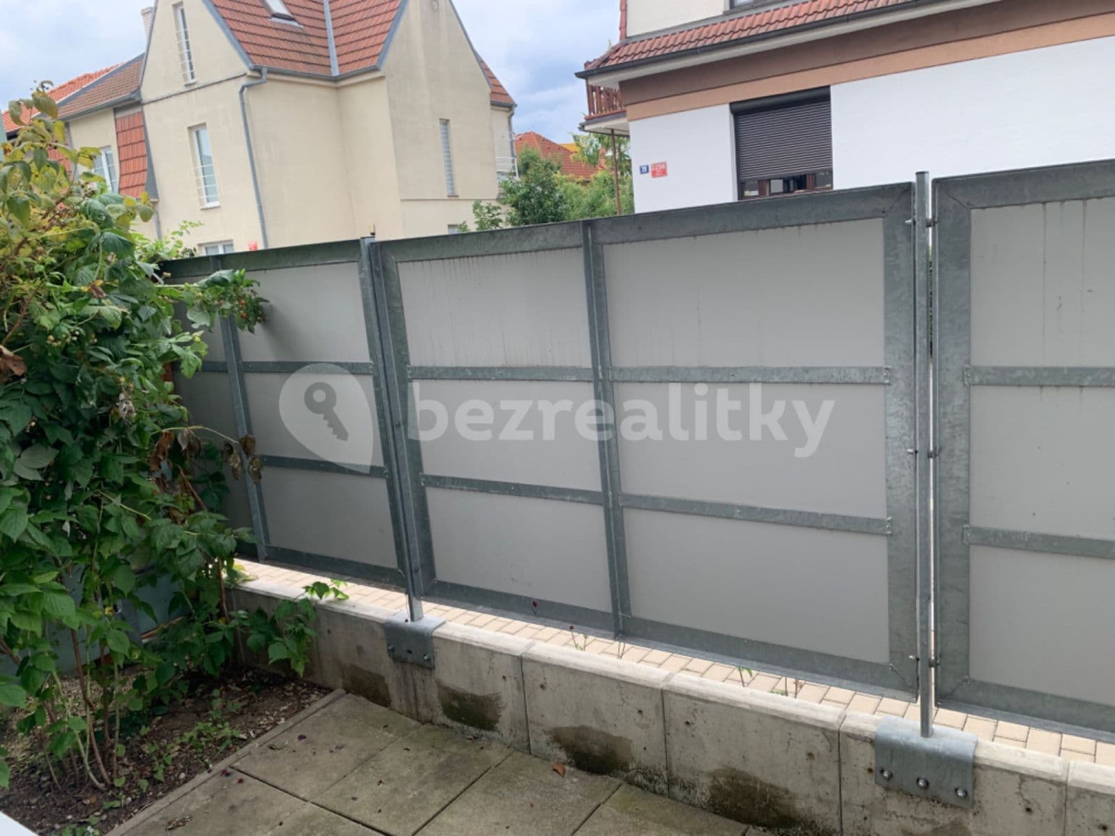 Pronájem bytu 1+kk 33 m², Pod Jarovem, Praha, Praha Pronájem bytu 1+kk 33 m², Pod Jarovem, Praha, Praha