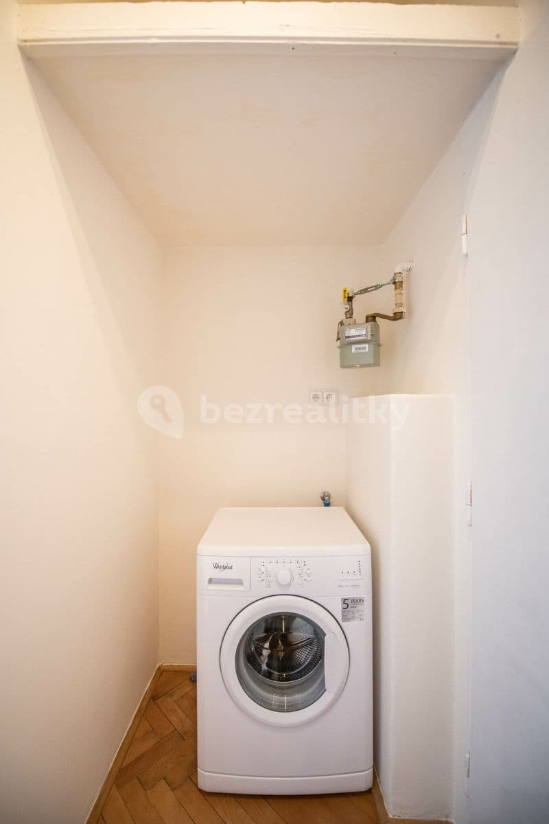 Pronájem bytu 1+kk 32 m², Bulharská, Praha, Praha Pronájem bytu 1+kk 32 m², Bulharská, Praha, Praha