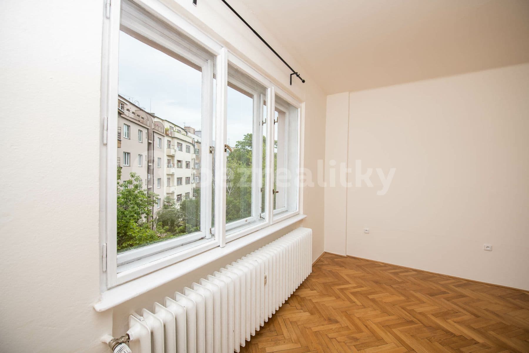 Pronájem bytu 1+kk 32 m², Bulharská, Praha, Praha Pronájem bytu 1+kk 32 m², Bulharská, Praha, Praha