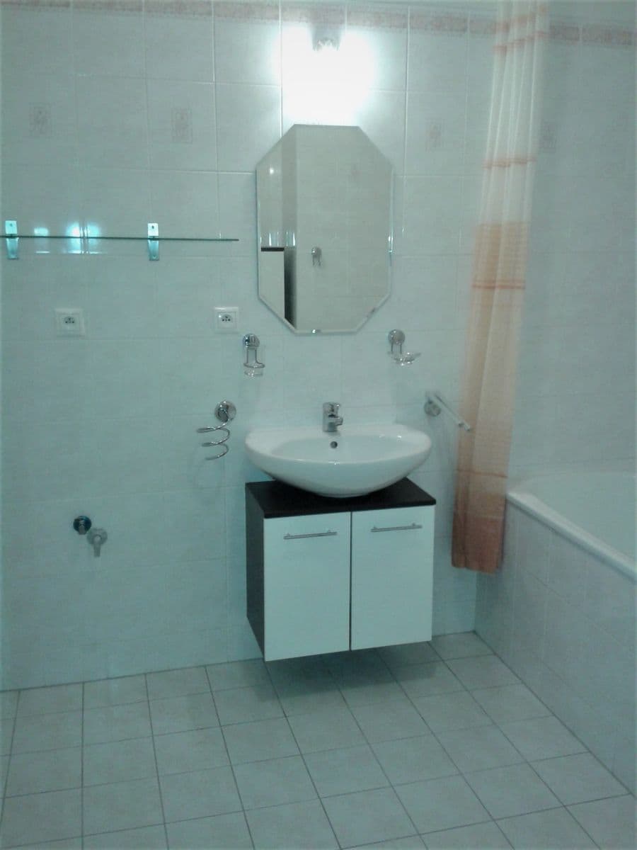 Pronájem bytu 2+kk 53 m², Zlonická, Praha, Praha Pronájem bytu 2+kk 53 m², Zlonická, Praha, Praha