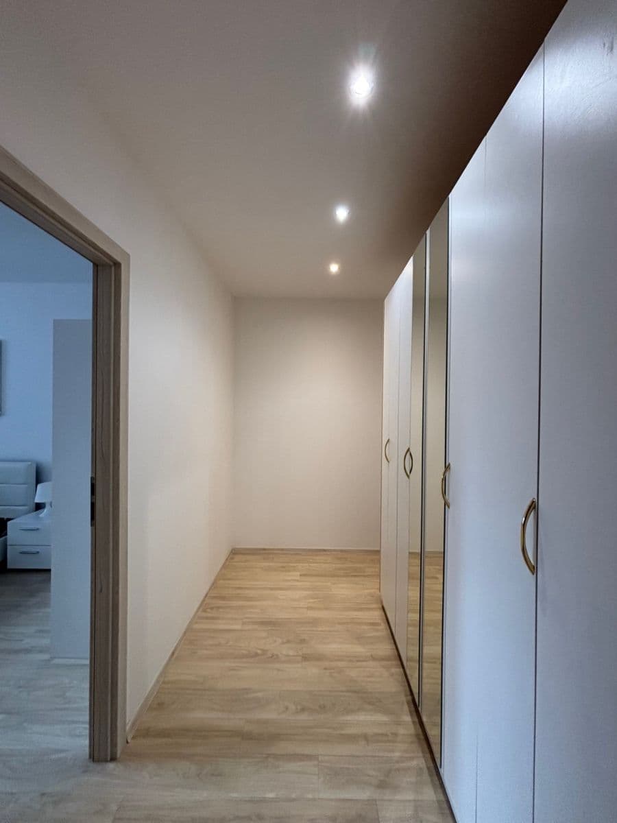 Pronájem bytu 2+kk 48 m², Brichtova, Praha, Praha Pronájem bytu 2+kk 48 m², Brichtova, Praha, Praha
