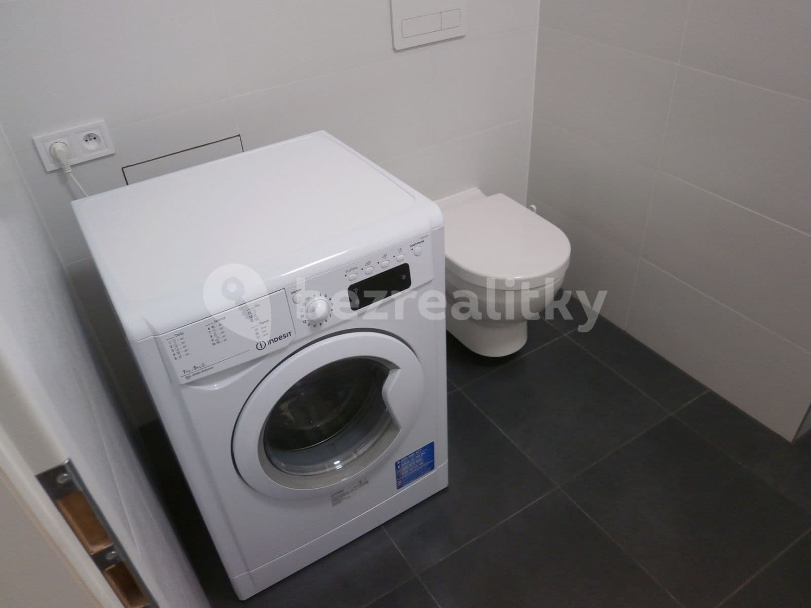 Pronájem bytu 1+kk 41 m², U Červeného mlýna, Brno, Jihomoravský kraj Pronájem bytu 1+kk 41 m², U Červeného mlýna, Brno, Jihomoravský kraj