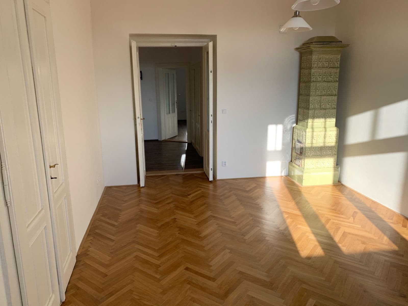 Pronájem bytu 3+1 120 m², U Havlíčkových sadů, Praha, Praha Pronájem bytu 3+1 120 m², U Havlíčkových sadů, Praha, Praha