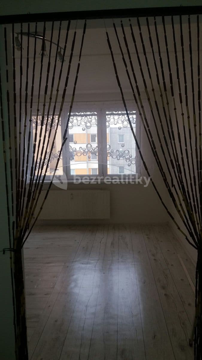 Pronájem bytu 1+kk 33 m², náměstí Přátelství, Tábor, Jihočeský kraj Pronájem bytu 1+kk 33 m², náměstí Přátelství, Tábor, Jihočeský kraj