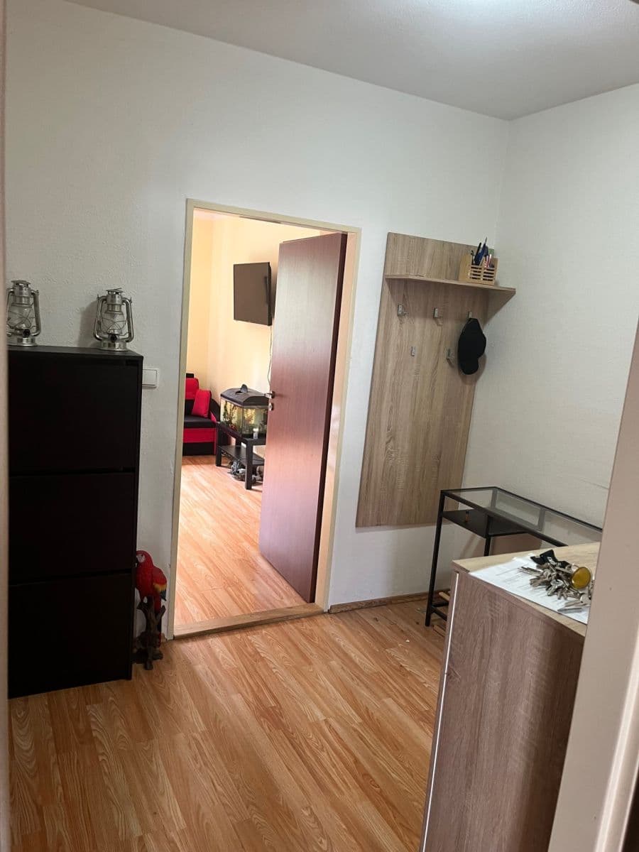 Pronájem bytu 1+1 45 m², Káranská, Praha, Praha Pronájem bytu 1+1 45 m², Káranská, Praha, Praha