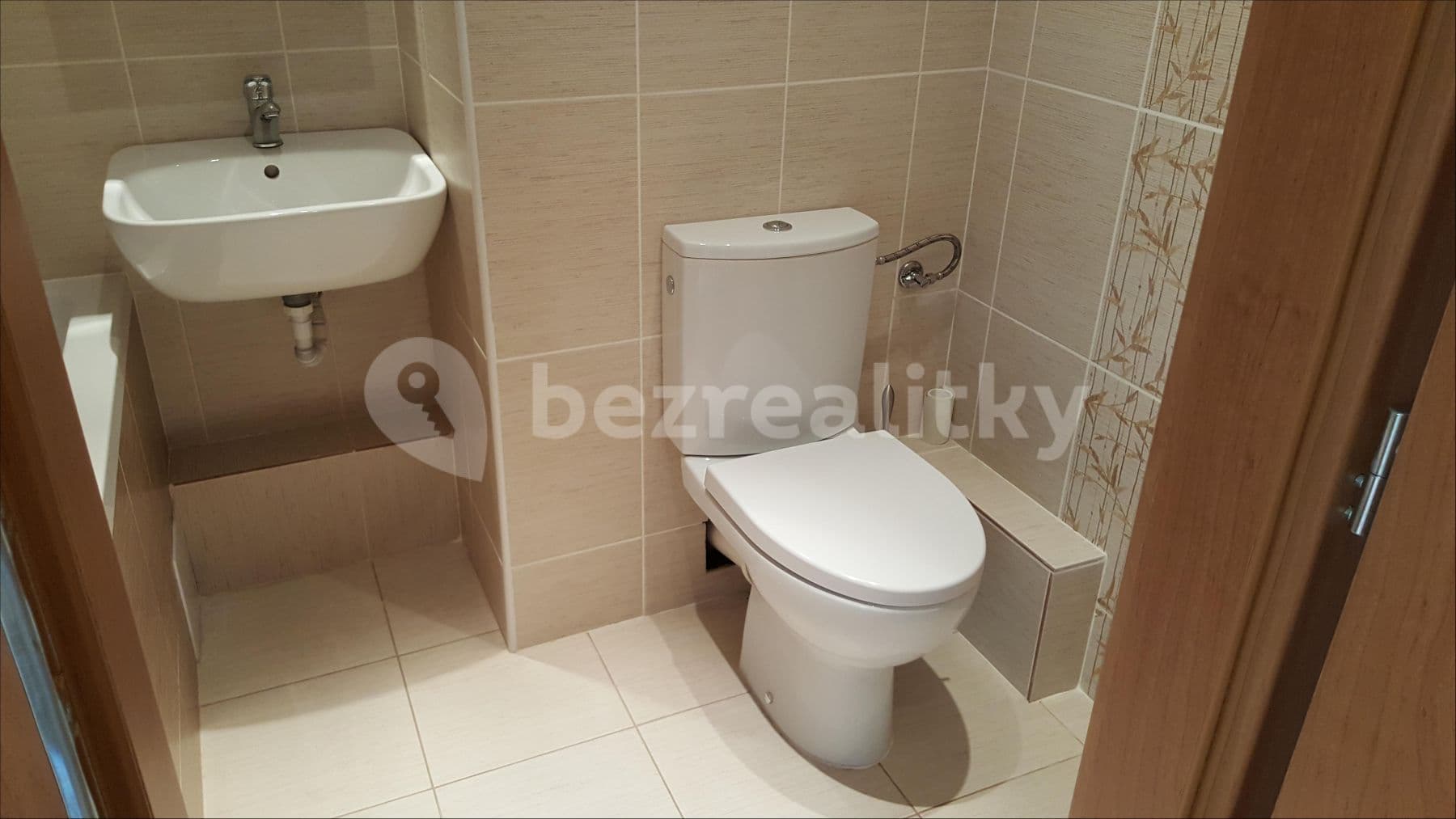 Pronájem bytu 2+kk 45 m², Pod Strání, Praha, Praha Pronájem bytu 2+kk 45 m², Pod Strání, Praha, Praha