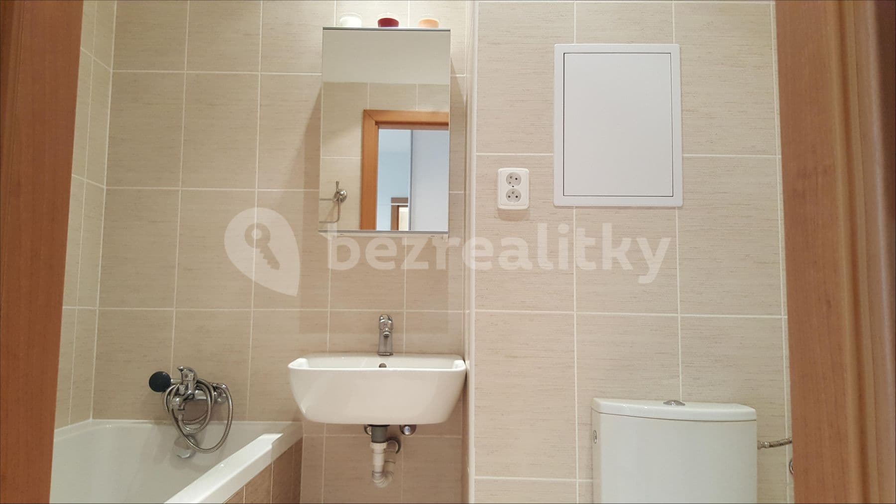 Pronájem bytu 2+kk 45 m², Pod Strání, Praha, Praha Pronájem bytu 2+kk 45 m², Pod Strání, Praha, Praha