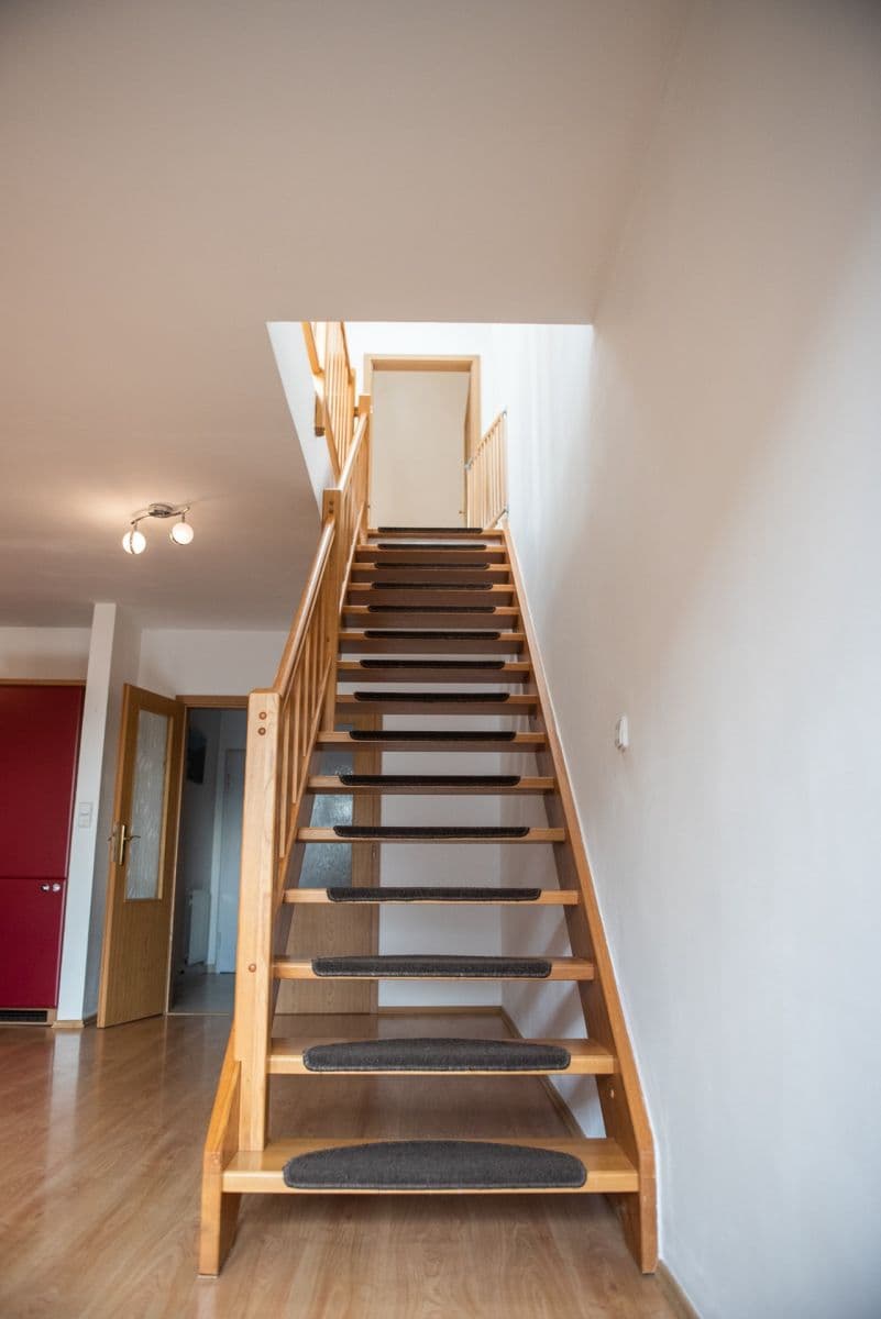 Pronájem bytu 3+kk 97 m², Velvarská, Horoměřice, Středočeský kraj Pronájem bytu 3+kk 97 m², Velvarská, Horoměřice, Středočeský kraj