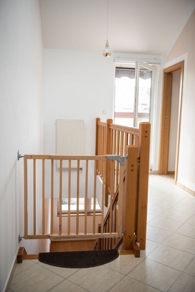 Pronájem bytu 3+kk 97 m², Velvarská, Horoměřice, Středočeský kraj Pronájem bytu 3+kk 97 m², Velvarská, Horoměřice, Středočeský kraj