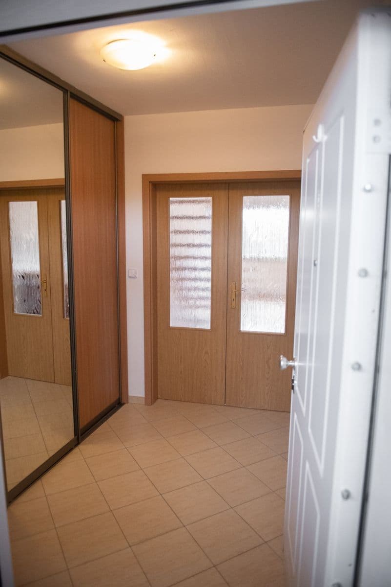 Pronájem bytu 3+kk 97 m², Velvarská, Horoměřice, Středočeský kraj Pronájem bytu 3+kk 97 m², Velvarská, Horoměřice, Středočeský kraj