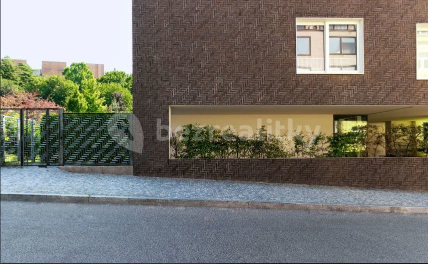 Pronájem garáže 20 m², Nad Závěrkou, Praha, Praha Pronájem garáže 20 m², Nad Závěrkou, Praha, Praha