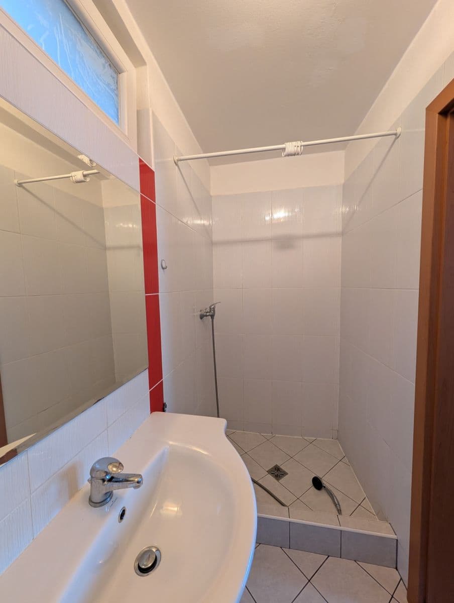 Pronájem bytu 1+kk 25 m², Pivoňkova, Brno, Jihomoravský kraj Pronájem bytu 1+kk 25 m², Pivoňkova, Brno, Jihomoravský kraj