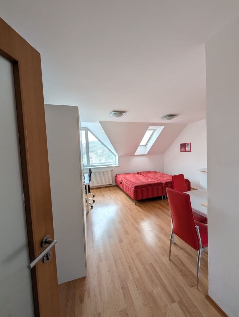 Pronájem bytu 1+kk 25 m², Pivoňkova, Brno, Jihomoravský kraj Pronájem bytu 1+kk 25 m², Pivoňkova, Brno, Jihomoravský kraj