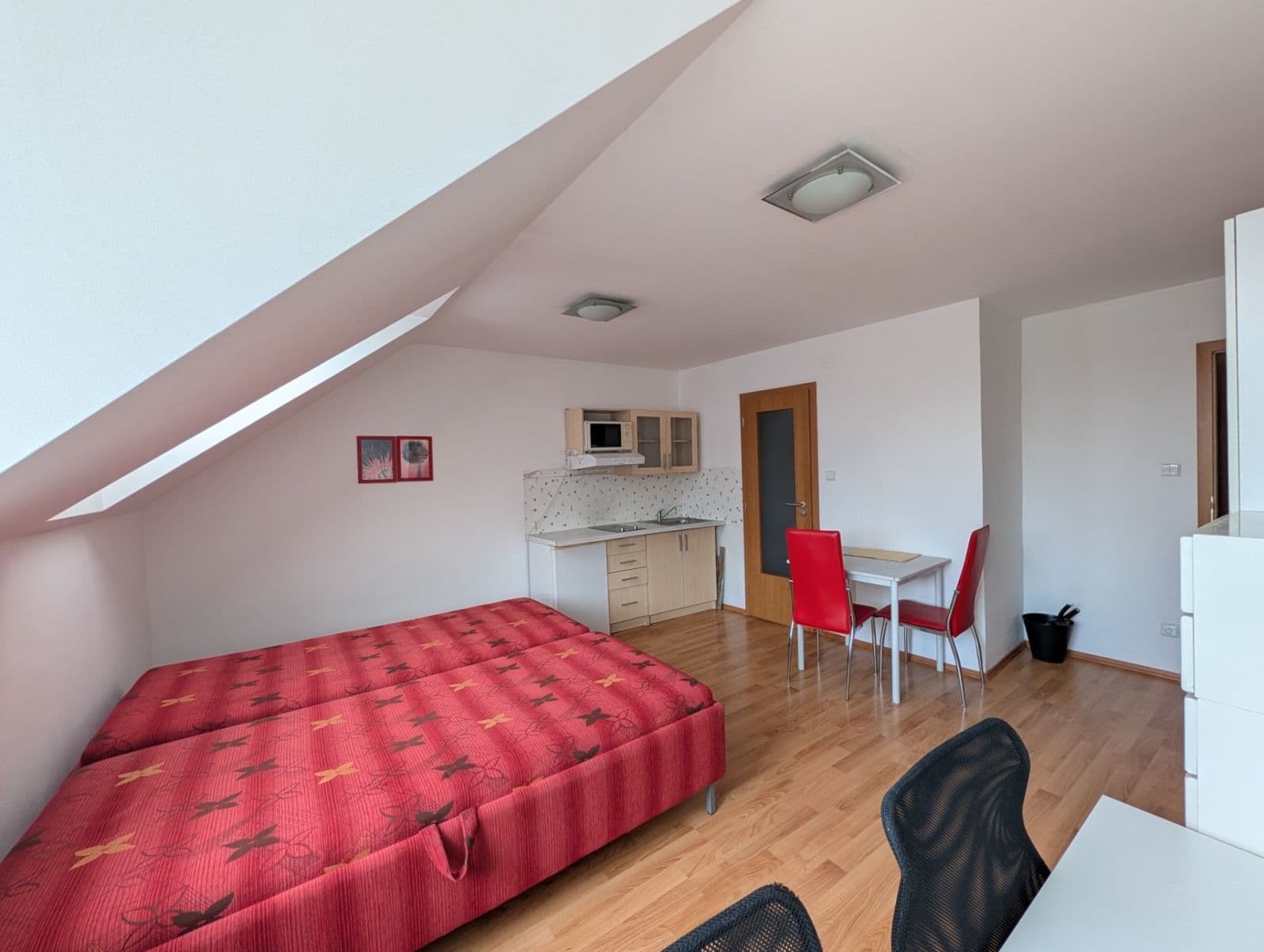 Pronájem bytu 1+kk 25 m², Pivoňkova, Brno, Jihomoravský kraj Pronájem bytu 1+kk 25 m², Pivoňkova, Brno, Jihomoravský kraj