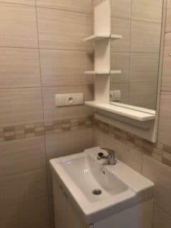 Pronájem bytu Garsoniéra 24 m², Letců, Hradec Králové, Královéhradecký kraj Pronájem bytu Garsoniéra 24 m², Letců, Hradec Králové, Královéhradecký kraj