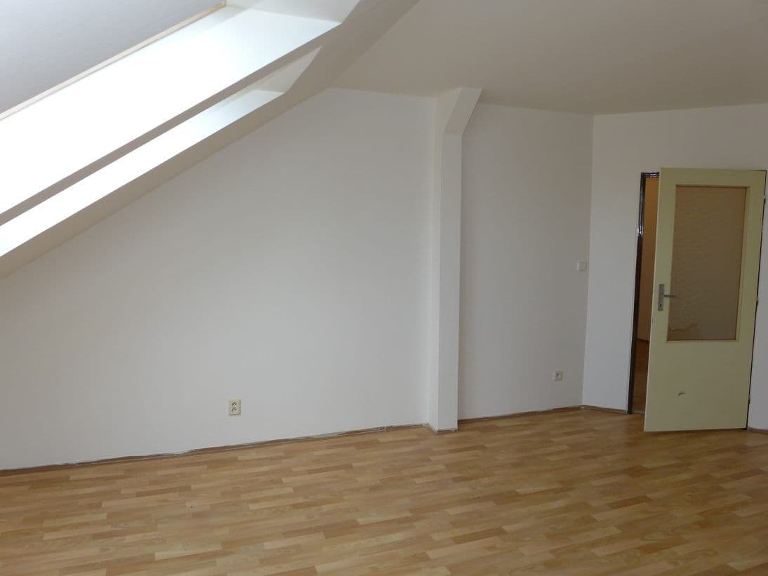 Pronájem bytu 3+1 83 m², Dornych, Brno, Jihomoravský kraj Pronájem bytu 3+1 83 m², Dornych, Brno, Jihomoravský kraj