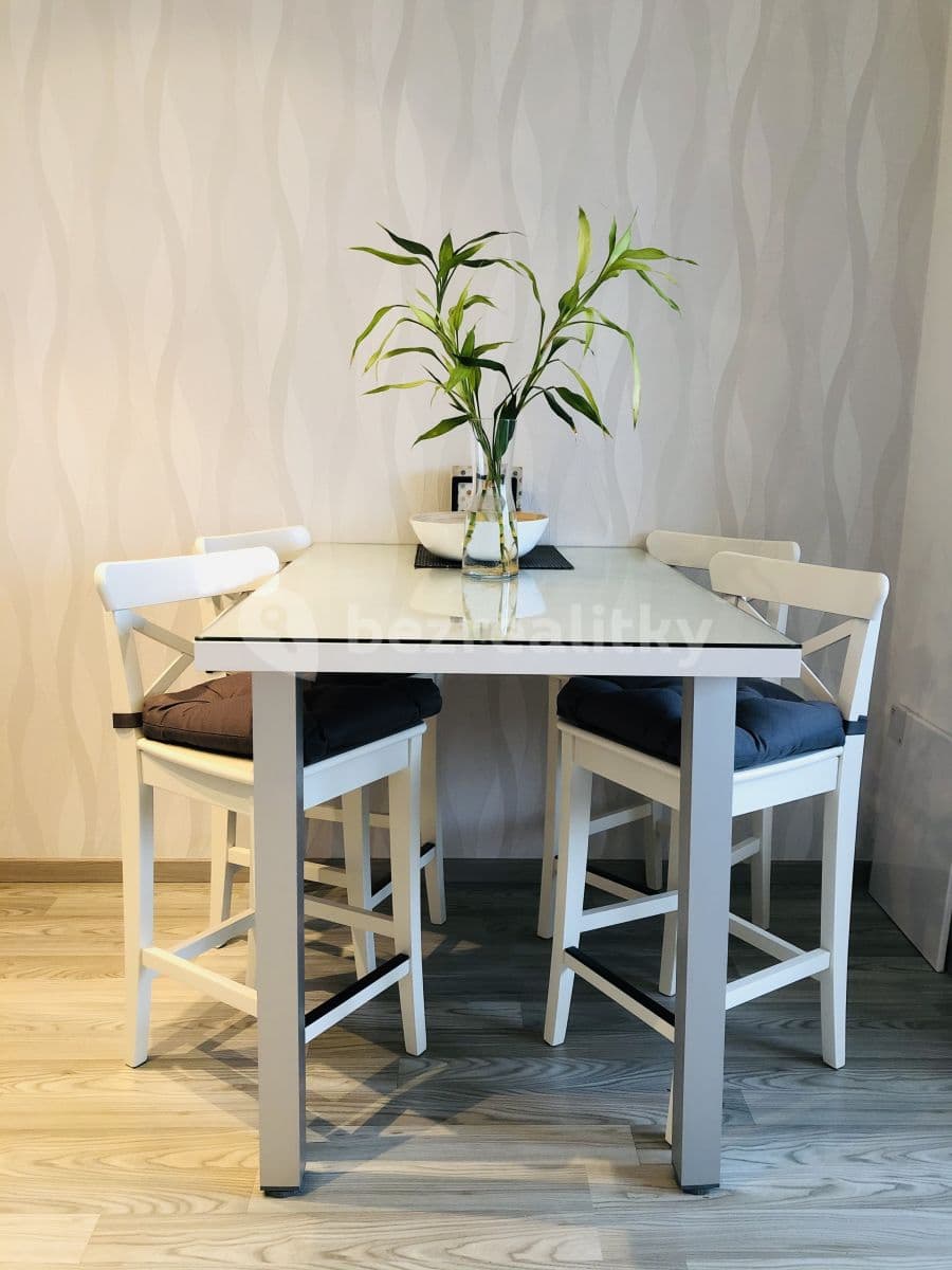 Pronájem bytu 2+kk 47 m², Hrnčířská, Jesenice, Středočeský kraj Pronájem bytu 2+kk 47 m², Hrnčířská, Jesenice, Středočeský kraj