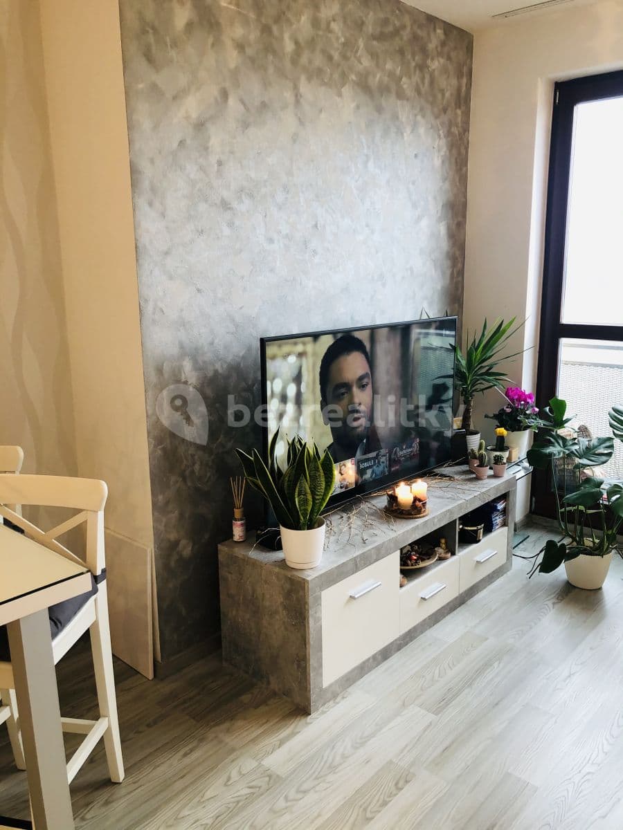 Pronájem bytu 2+kk 47 m², Hrnčířská, Jesenice, Středočeský kraj Pronájem bytu 2+kk 47 m², Hrnčířská, Jesenice, Středočeský kraj