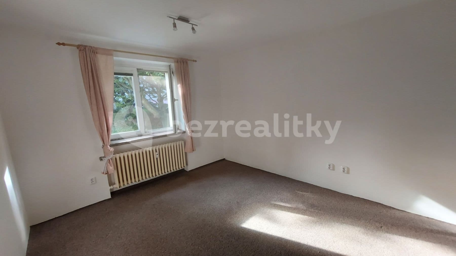 Pronájem bytu 1+1 34 m², Akátová, Chrudim, Pardubický kraj Pronájem bytu 1+1 34 m², Akátová, Chrudim, Pardubický kraj