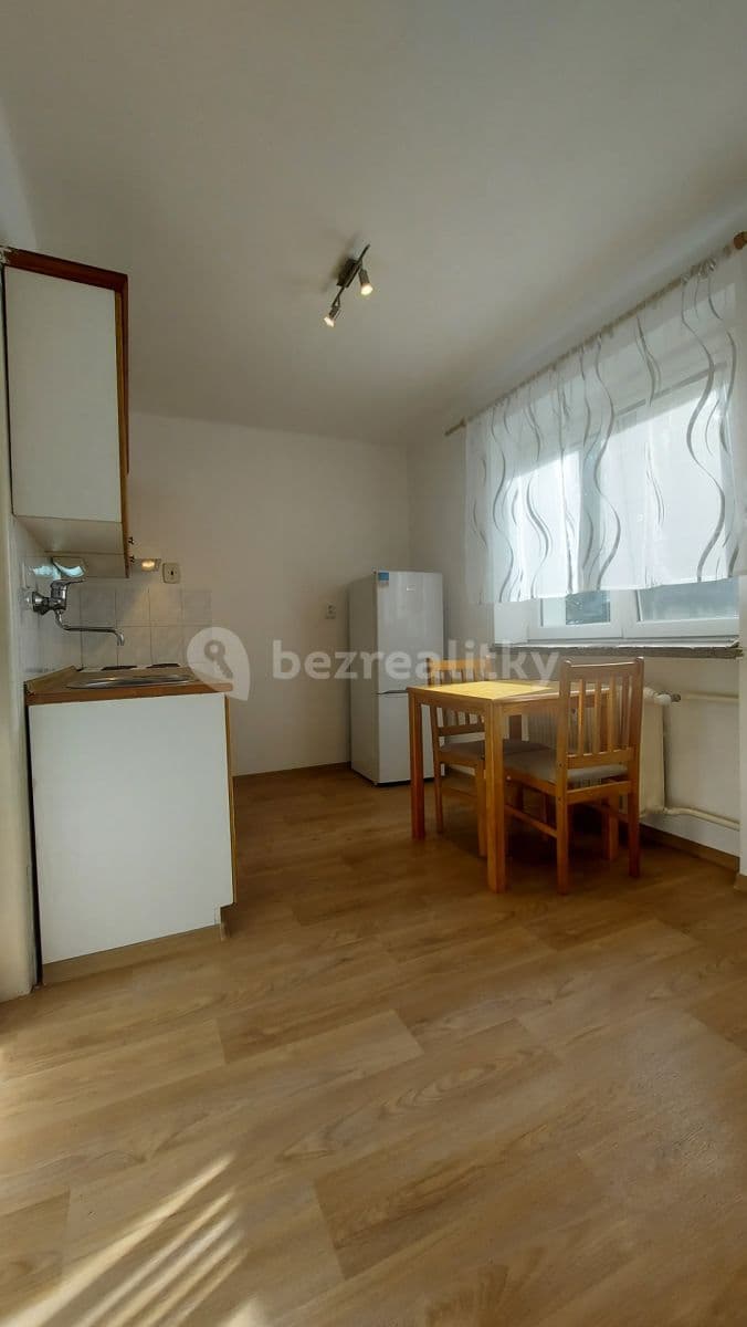 Pronájem bytu 1+1 34 m², Akátová, Chrudim, Pardubický kraj Pronájem bytu 1+1 34 m², Akátová, Chrudim, Pardubický kraj