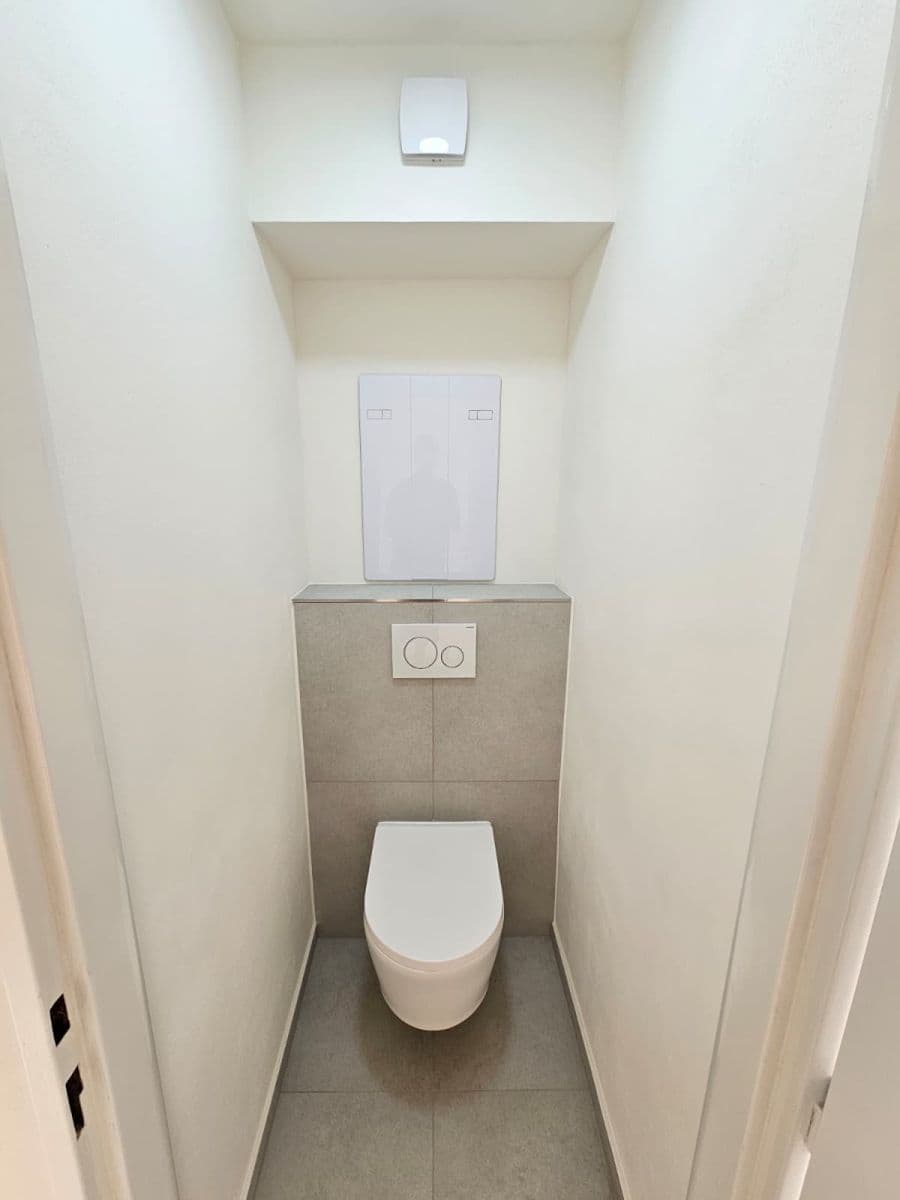 Pronájem bytu 2+1 60 m², Pod dálnicí, Praha, Praha Pronájem bytu 2+1 60 m², Pod dálnicí, Praha, Praha