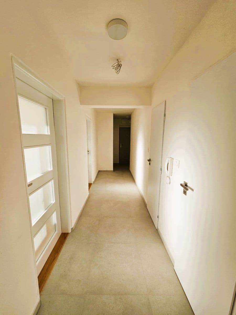 Pronájem bytu 2+1 60 m², Pod dálnicí, Praha, Praha Pronájem bytu 2+1 60 m², Pod dálnicí, Praha, Praha