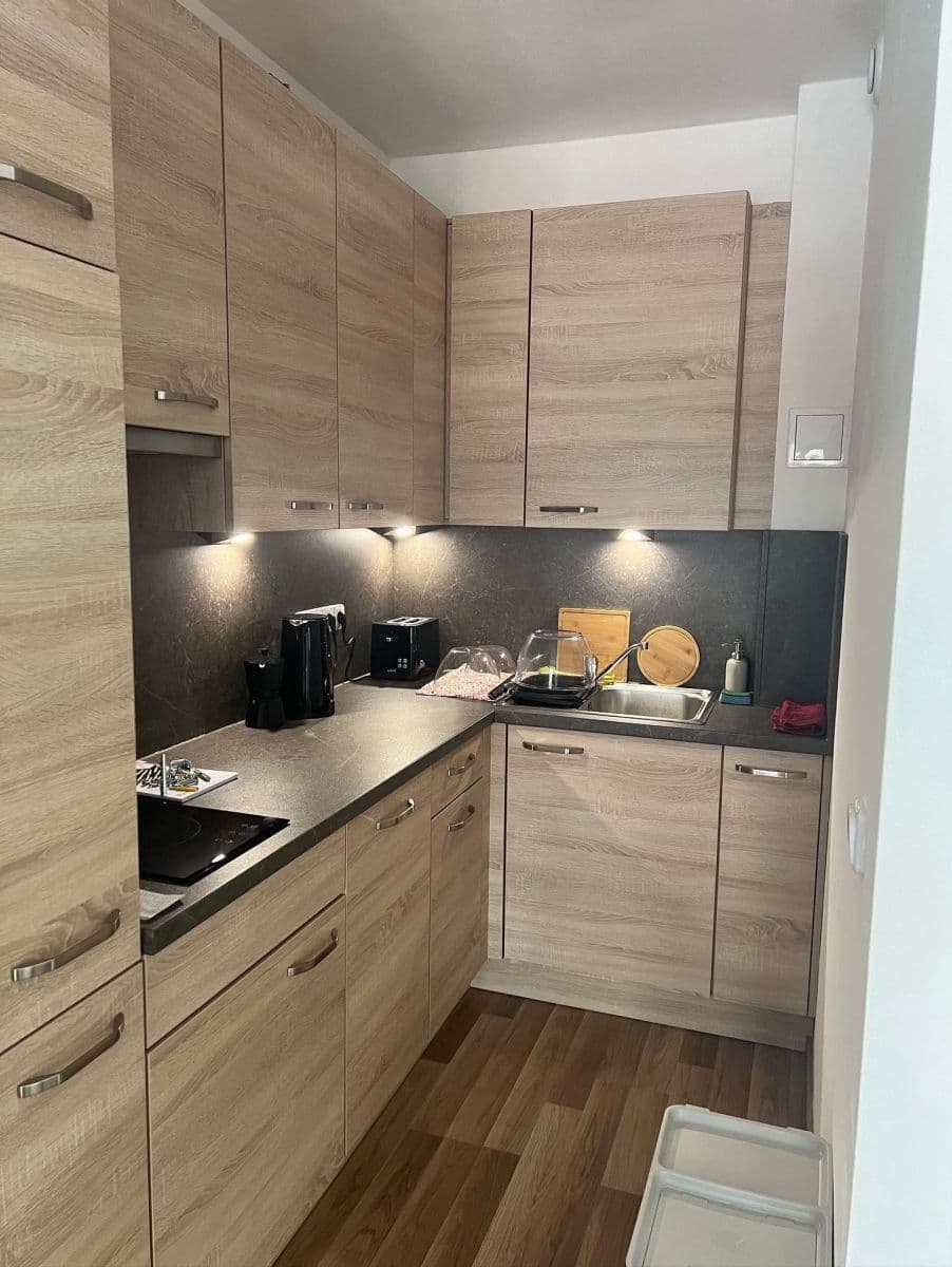 Pronájem bytu 1+kk 37 m², Jindřicha Bubeníčka, Praha, Praha Pronájem bytu 1+kk 37 m², Jindřicha Bubeníčka, Praha, Praha