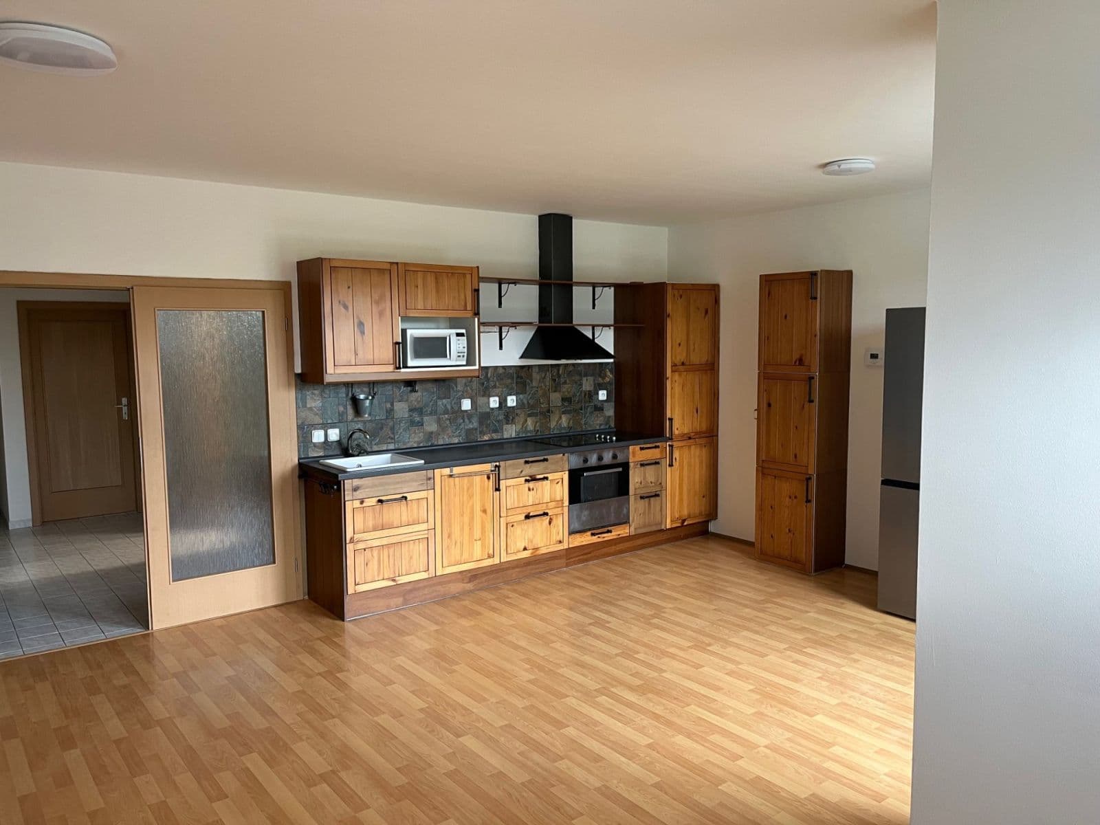 Pronájem bytu 3+kk 67 m², Komenského, Horoměřice, Středočeský kraj Pronájem bytu 3+kk 67 m², Komenského, Horoměřice, Středočeský kraj