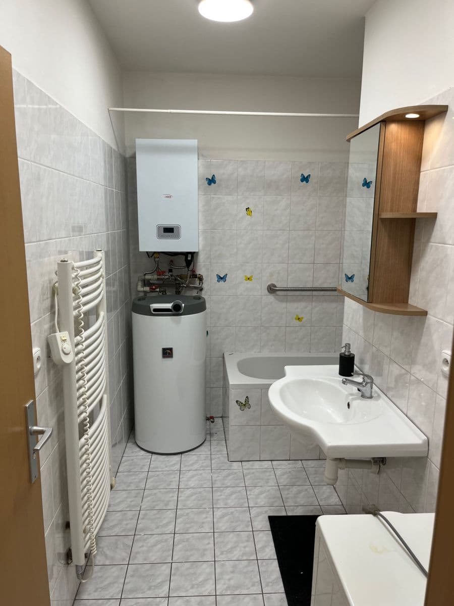 Pronájem bytu 3+kk 67 m², Komenského, Horoměřice, Středočeský kraj Pronájem bytu 3+kk 67 m², Komenského, Horoměřice, Středočeský kraj