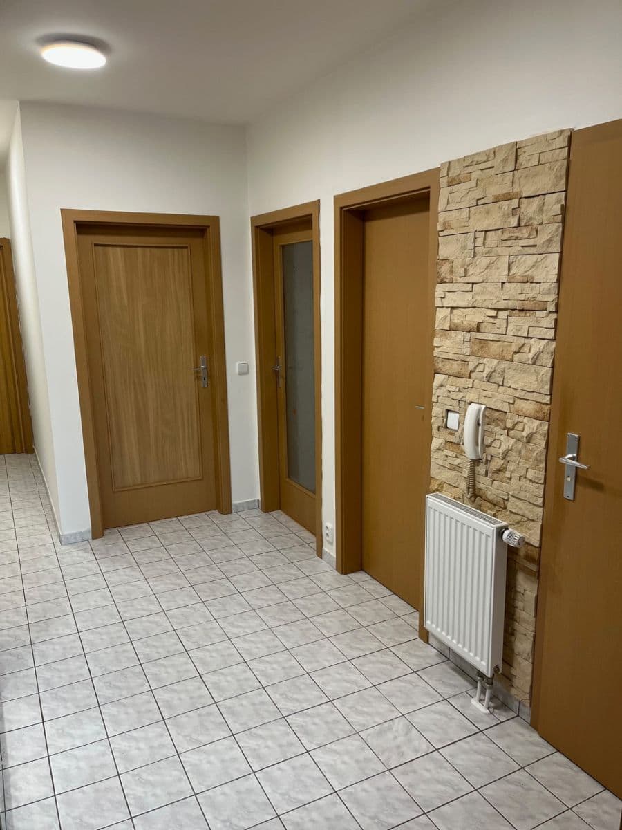 Pronájem bytu 3+kk 67 m², Komenského, Horoměřice, Středočeský kraj Pronájem bytu 3+kk 67 m², Komenského, Horoměřice, Středočeský kraj