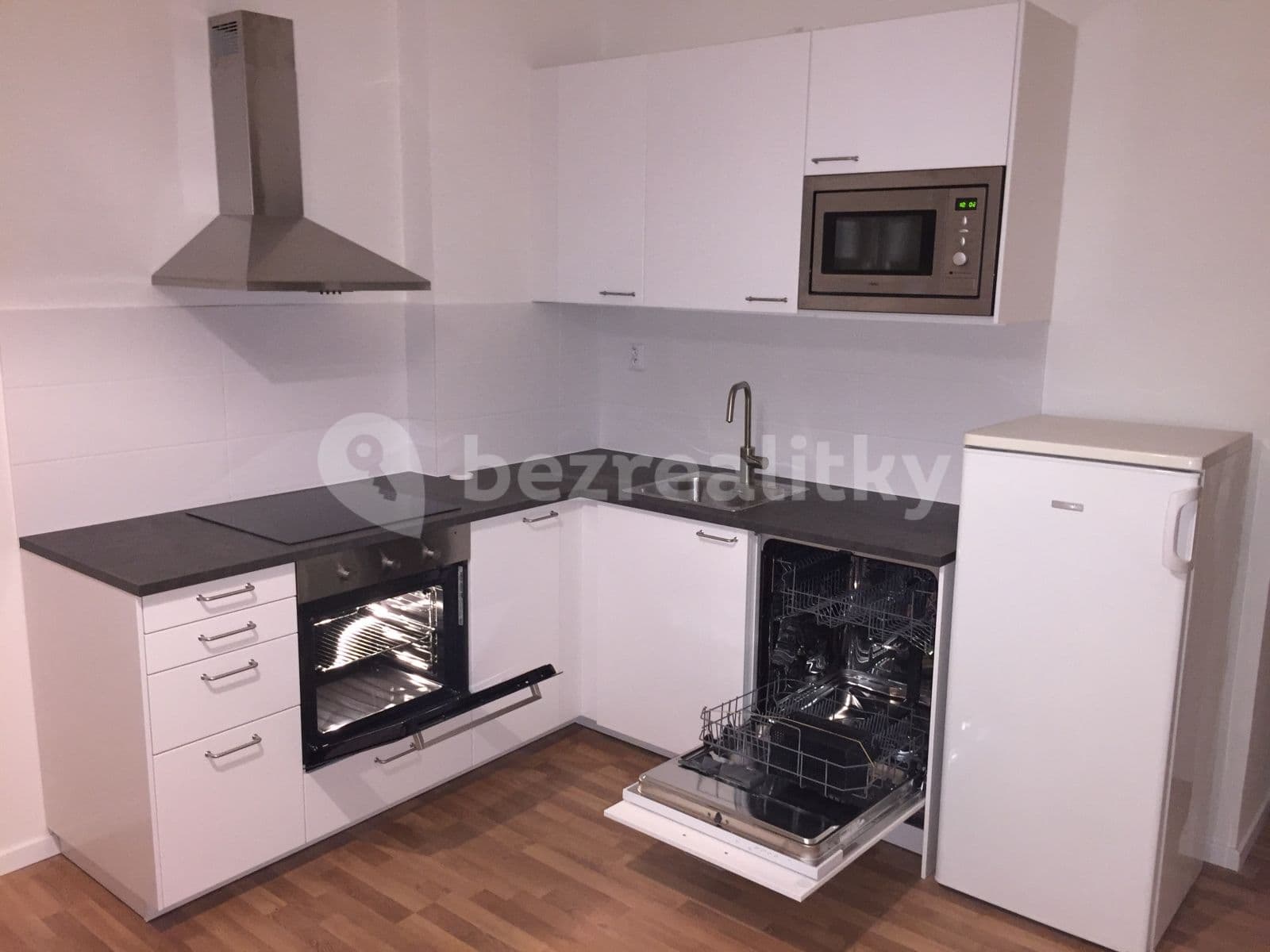 Pronájem bytu 2+kk 50 m², Ostrovského, Praha, Praha Pronájem bytu 2+kk 50 m², Ostrovského, Praha, Praha