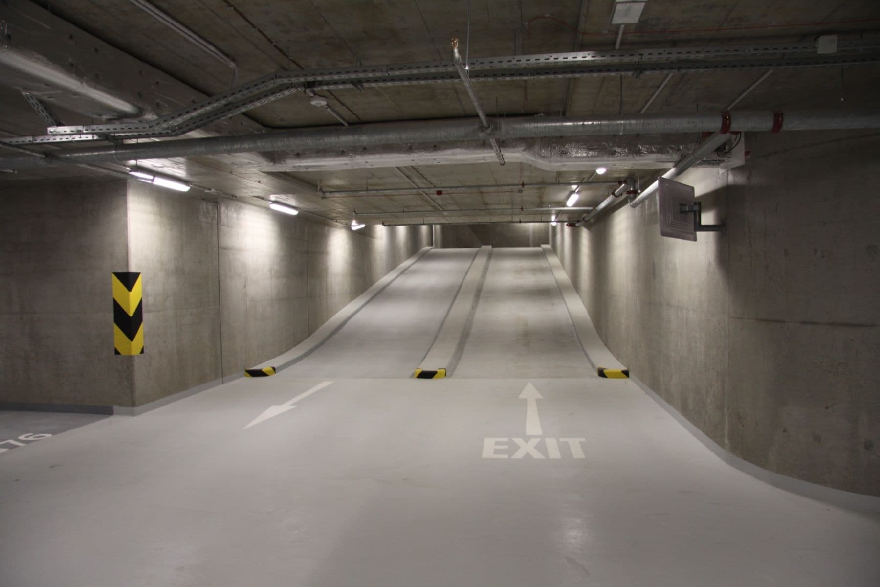 Pronájem garáže 23 m², Poděbradova, Brno, Jihomoravský kraj Pronájem garáže 23 m², Poděbradova, Brno, Jihomoravský kraj