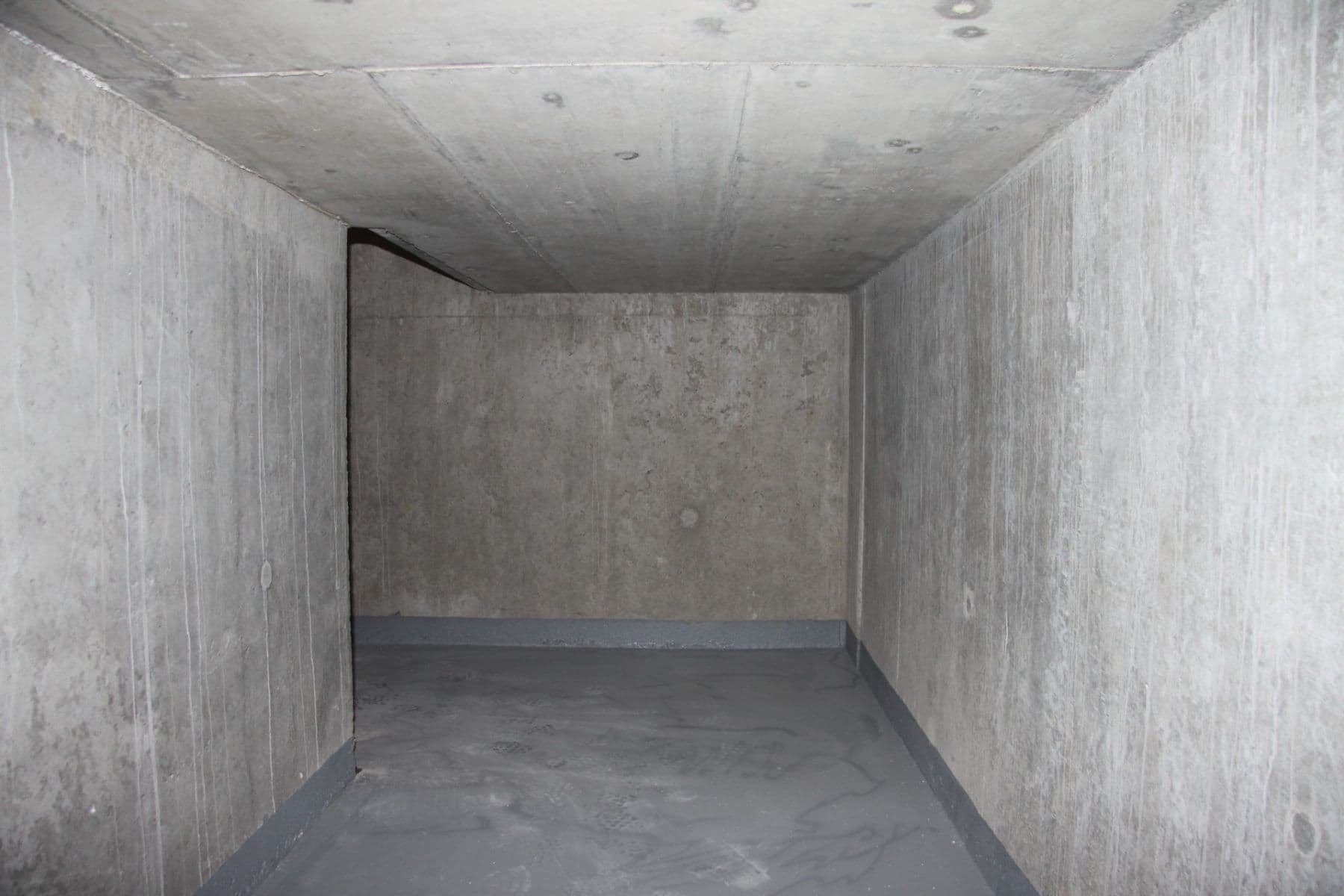 Pronájem garáže 23 m², Poděbradova, Brno, Jihomoravský kraj Pronájem garáže 23 m², Poděbradova, Brno, Jihomoravský kraj