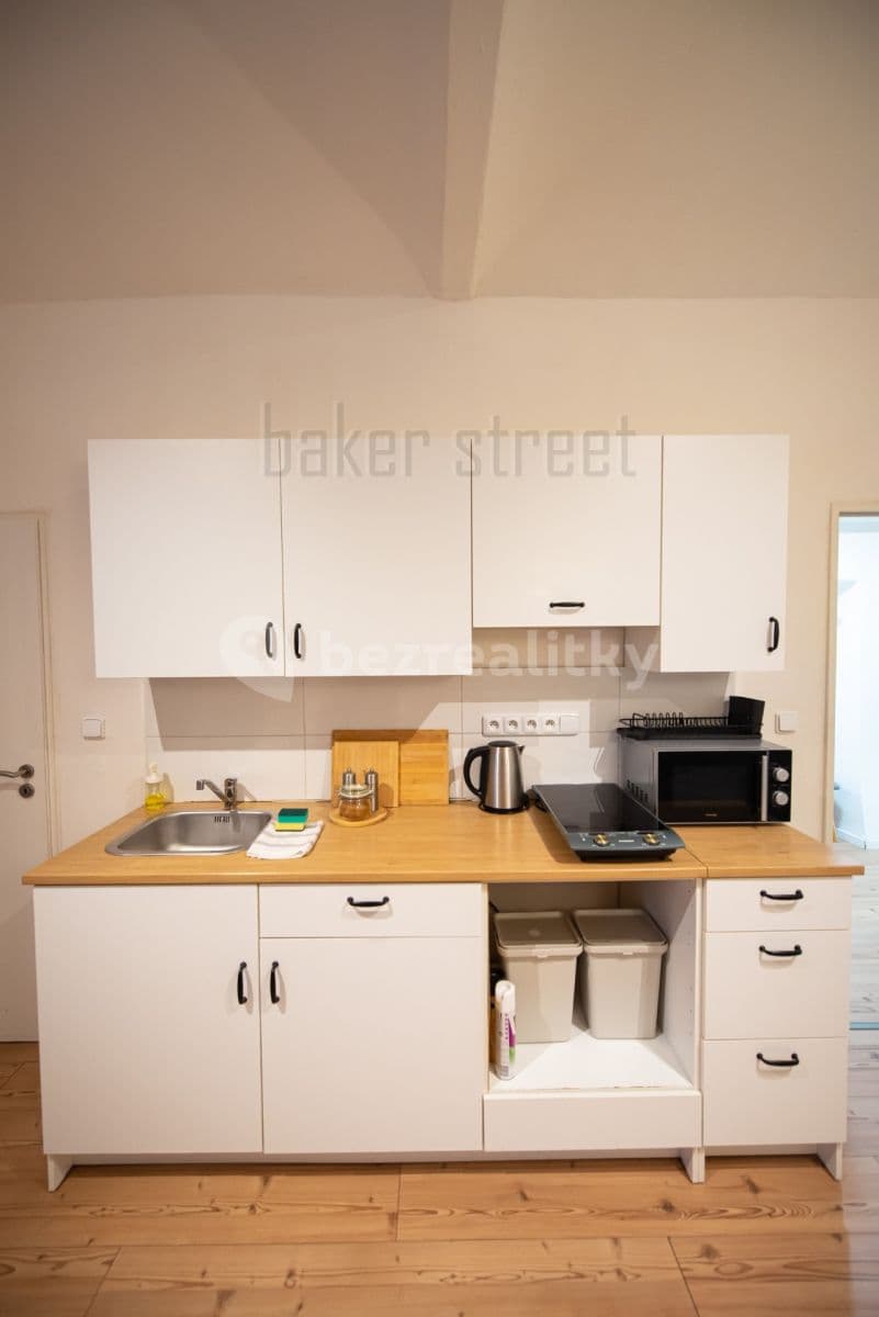 Pronájem bytu 1+kk 32 m², U Pekařky, Praha, Praha Pronájem bytu 1+kk 32 m², U Pekařky, Praha, Praha