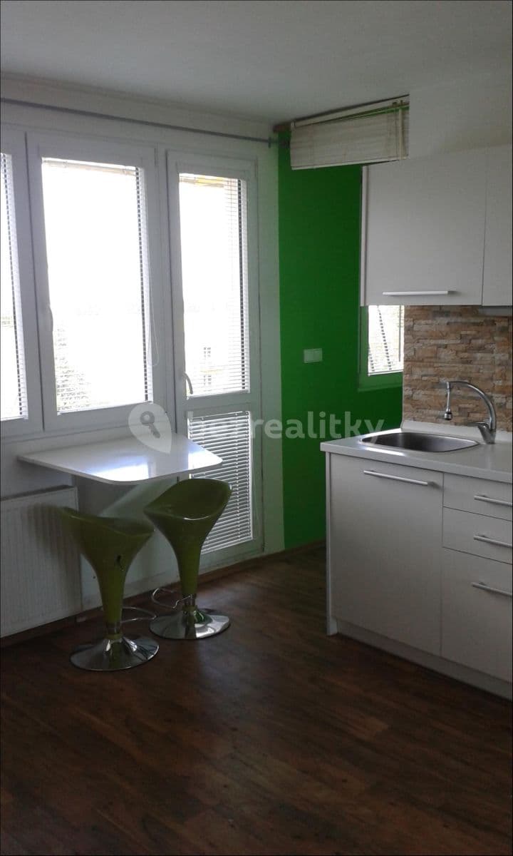 Pronájem bytu 1+1 35 m², Husovo náměstí, Nové Město nad Metují, Královéhradecký kraj Pronájem bytu 1+1 35 m², Husovo náměstí, Nové Město nad Metují, Královéhradecký kraj