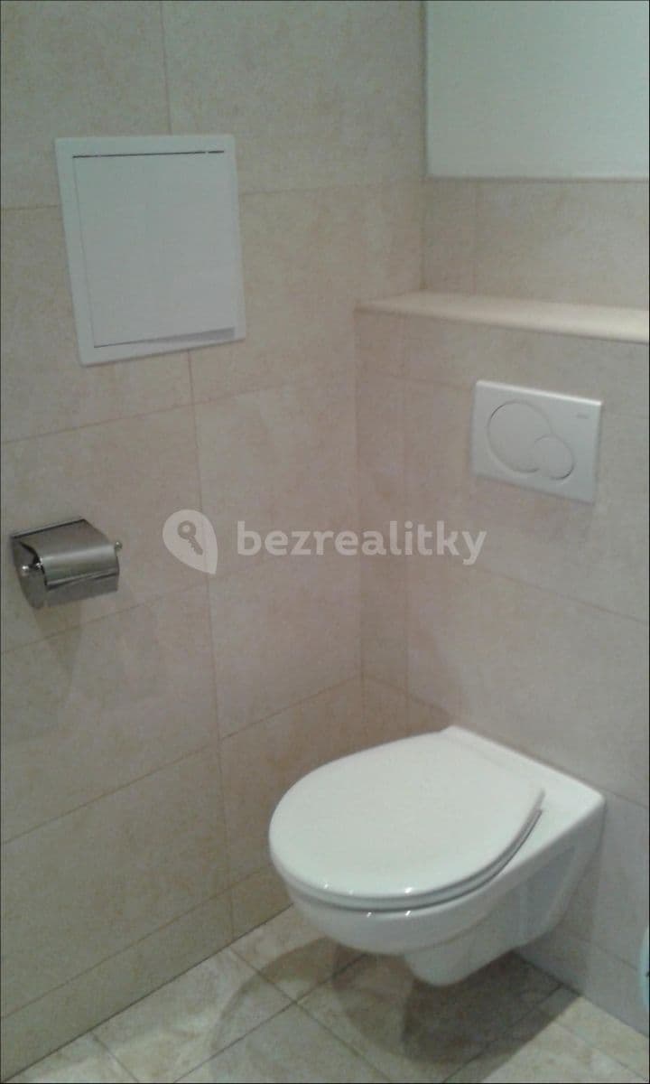 Pronájem bytu 1+1 35 m², Husovo náměstí, Nové Město nad Metují, Královéhradecký kraj Pronájem bytu 1+1 35 m², Husovo náměstí, Nové Město nad Metují, Královéhradecký kraj