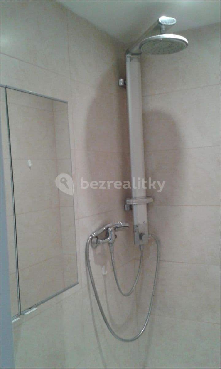 Pronájem bytu 1+1 35 m², Husovo náměstí, Nové Město nad Metují, Královéhradecký kraj Pronájem bytu 1+1 35 m², Husovo náměstí, Nové Město nad Metují, Královéhradecký kraj
