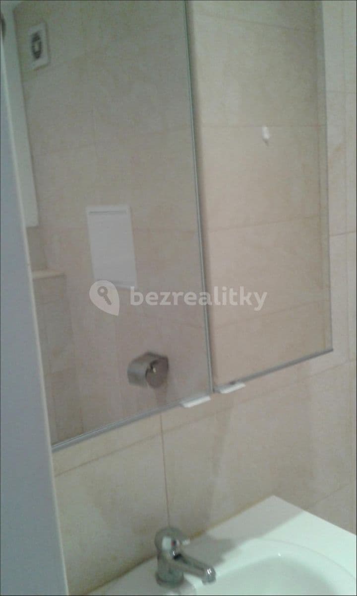 Pronájem bytu 1+1 35 m², Husovo náměstí, Nové Město nad Metují, Královéhradecký kraj Pronájem bytu 1+1 35 m², Husovo náměstí, Nové Město nad Metují, Královéhradecký kraj