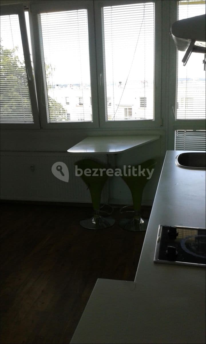 Pronájem bytu 1+1 35 m², Husovo náměstí, Nové Město nad Metují, Královéhradecký kraj Pronájem bytu 1+1 35 m², Husovo náměstí, Nové Město nad Metují, Královéhradecký kraj