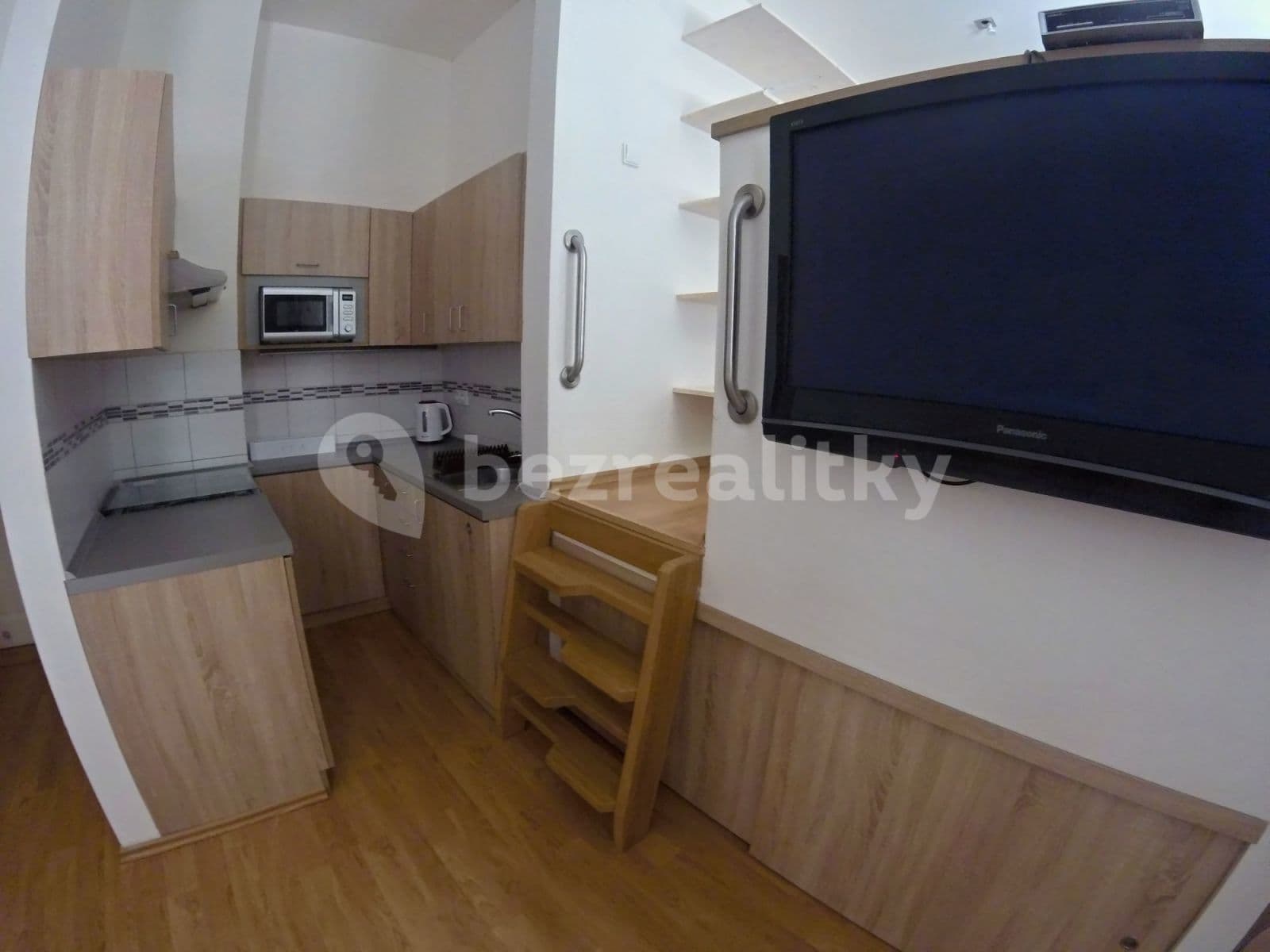 Pronájem bytu 1+kk 40 m², Nad Santoškou, Praha, Praha Pronájem bytu 1+kk 40 m², Nad Santoškou, Praha, Praha