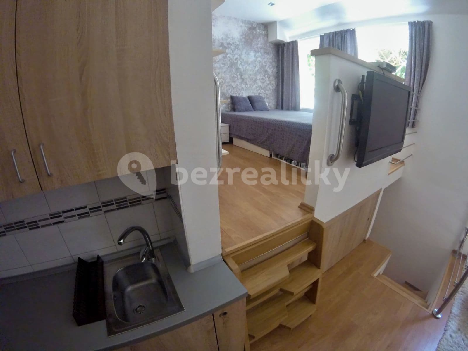 Pronájem bytu 1+kk 40 m², Nad Santoškou, Praha, Praha Pronájem bytu 1+kk 40 m², Nad Santoškou, Praha, Praha