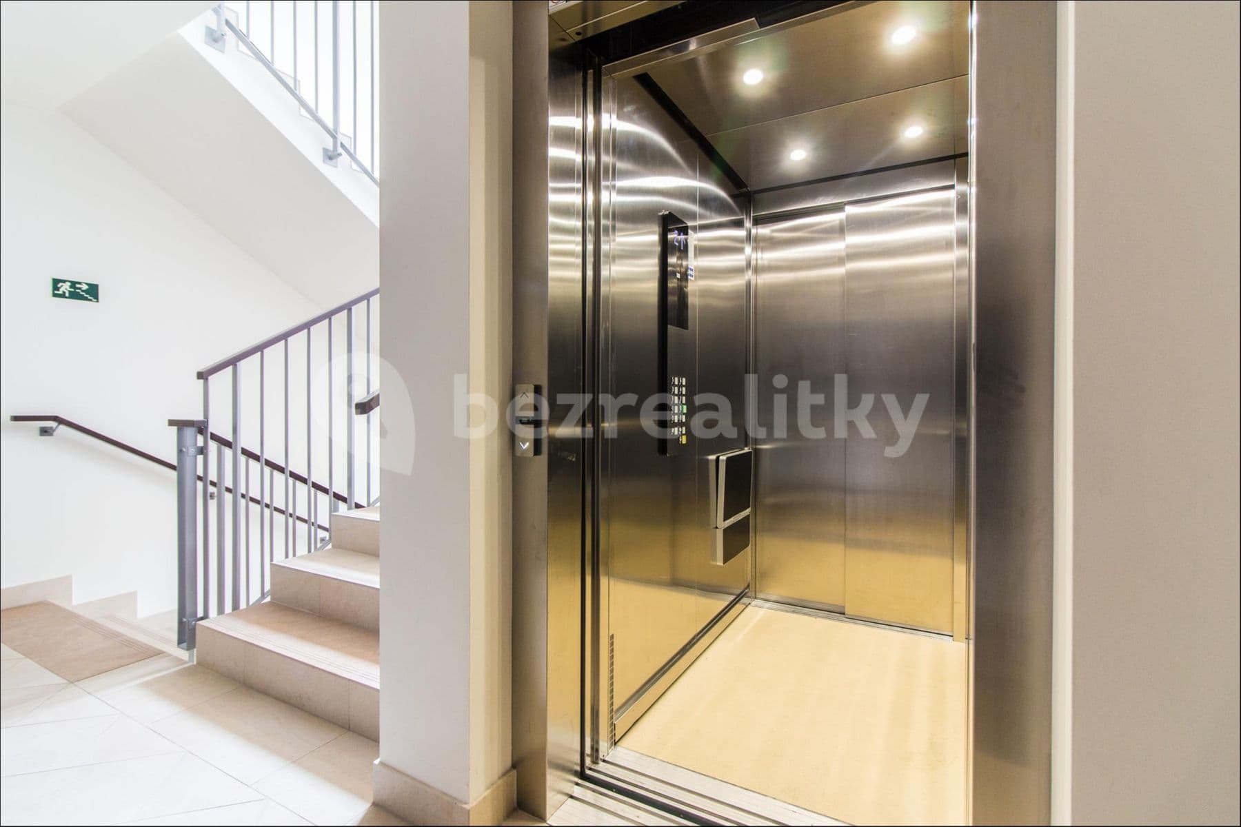 Pronájem bytu 1+kk 39 m², Vojenova, Praha, Praha Pronájem bytu 1+kk 39 m², Vojenova, Praha, Praha