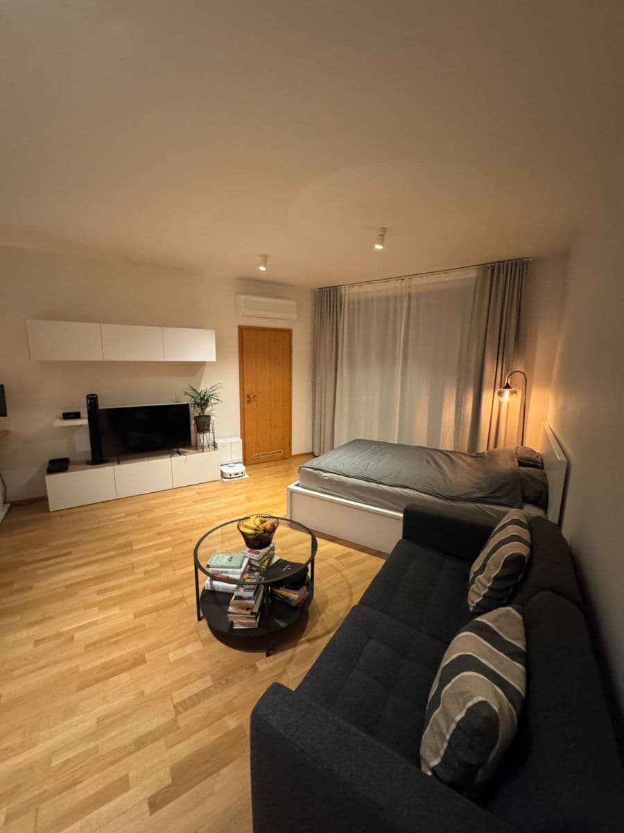 Pronájem bytu 1+kk 39 m², Vojenova, Praha, Praha Pronájem bytu 1+kk 39 m², Vojenova, Praha, Praha
