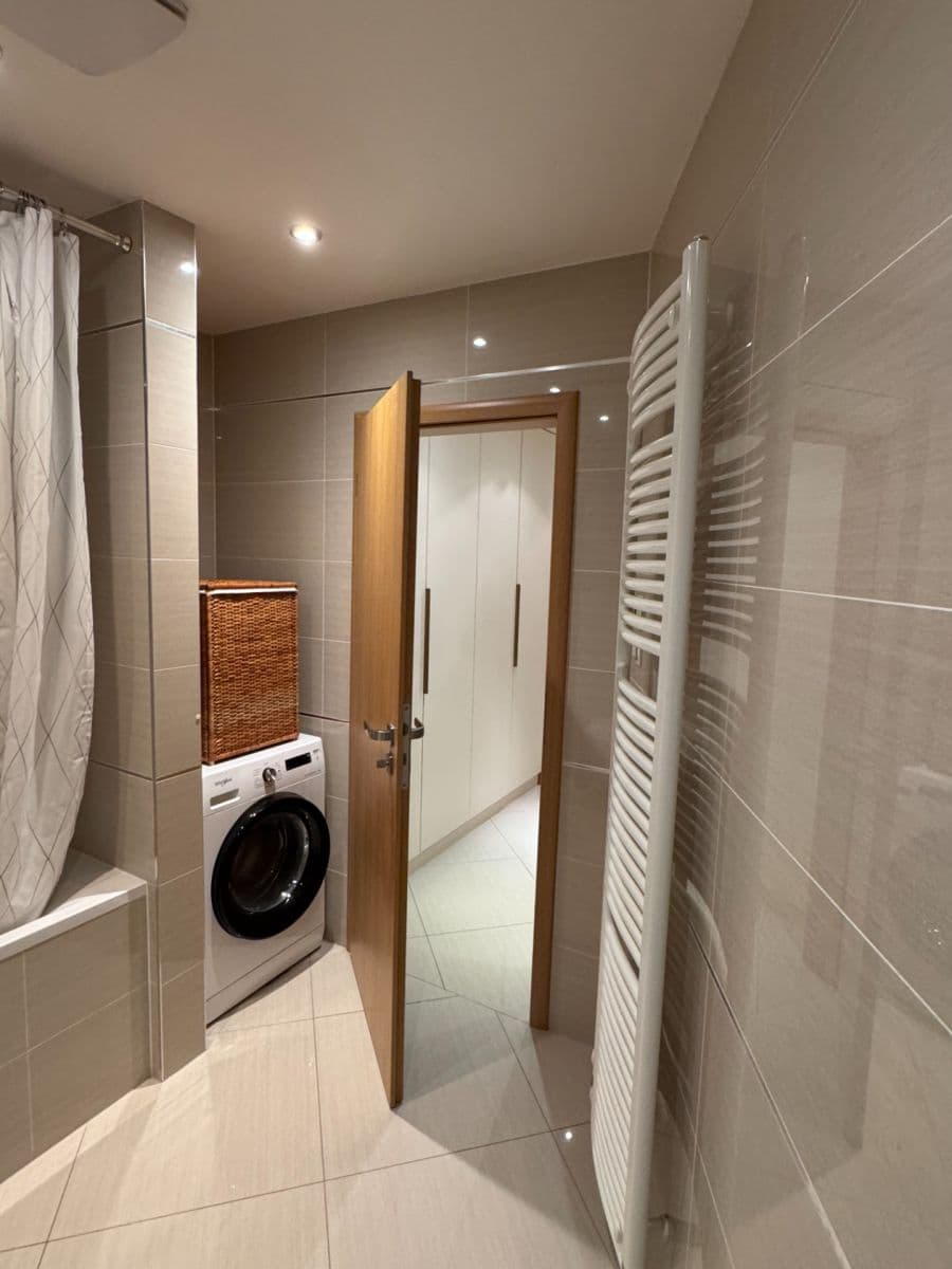 Pronájem bytu 1+kk 39 m², Vojenova, Praha, Praha Pronájem bytu 1+kk 39 m², Vojenova, Praha, Praha
