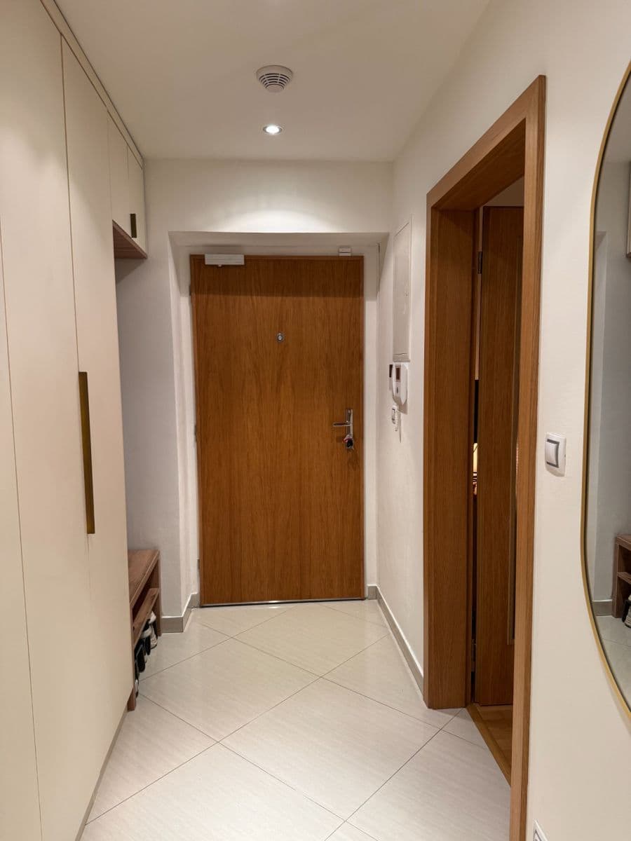 Pronájem bytu 1+kk 39 m², Vojenova, Praha, Praha Pronájem bytu 1+kk 39 m², Vojenova, Praha, Praha