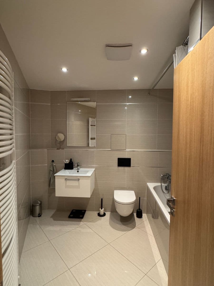 Pronájem bytu 1+kk 39 m², Vojenova, Praha, Praha Pronájem bytu 1+kk 39 m², Vojenova, Praha, Praha