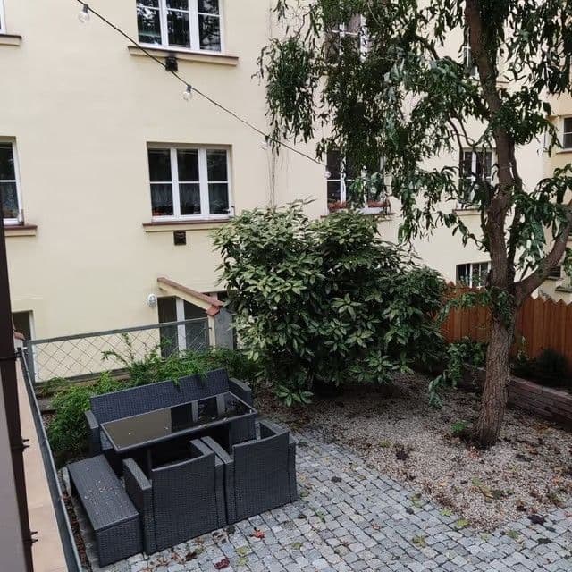 Pronájem bytu 2+1 66 m², Jeseniova, Praha, Praha Pronájem bytu 2+1 66 m², Jeseniova, Praha, Praha